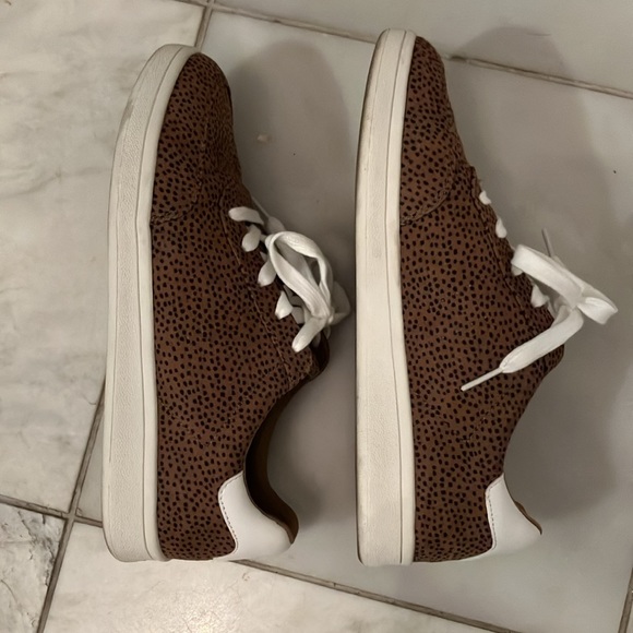 OLD NAVY Cheetah Sneakers - Picture 4 of 6